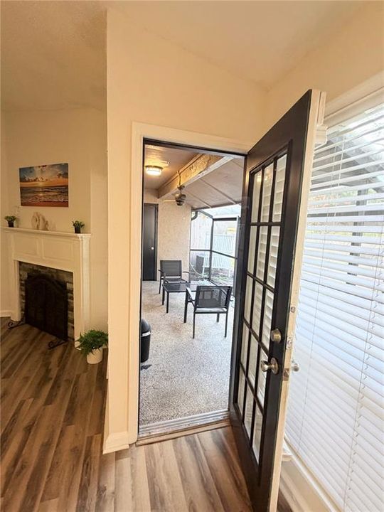 На продажу: $239,900 (2 спален, 2 ванн, 1146 Квадратных фут)