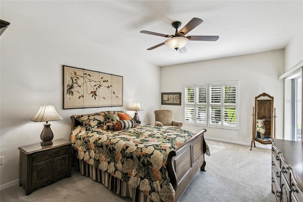 For Sale: $375,000 (2 beds, 2 baths, 2038 Square Feet)