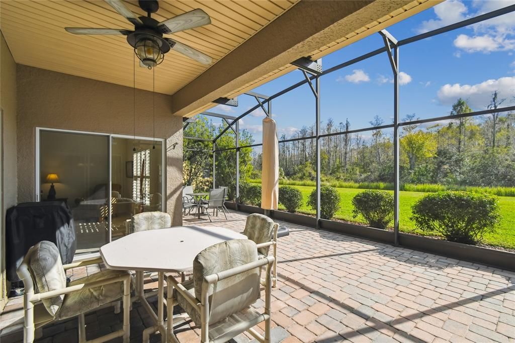 For Sale: $375,000 (2 beds, 2 baths, 2038 Square Feet)