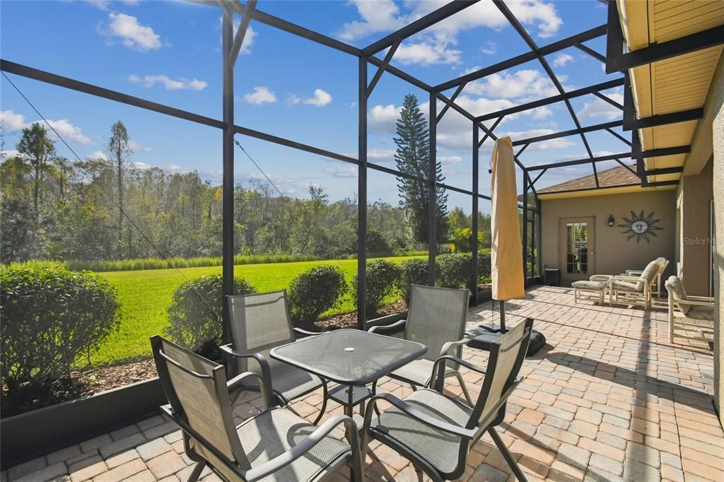 For Sale: $375,000 (2 beds, 2 baths, 2038 Square Feet)