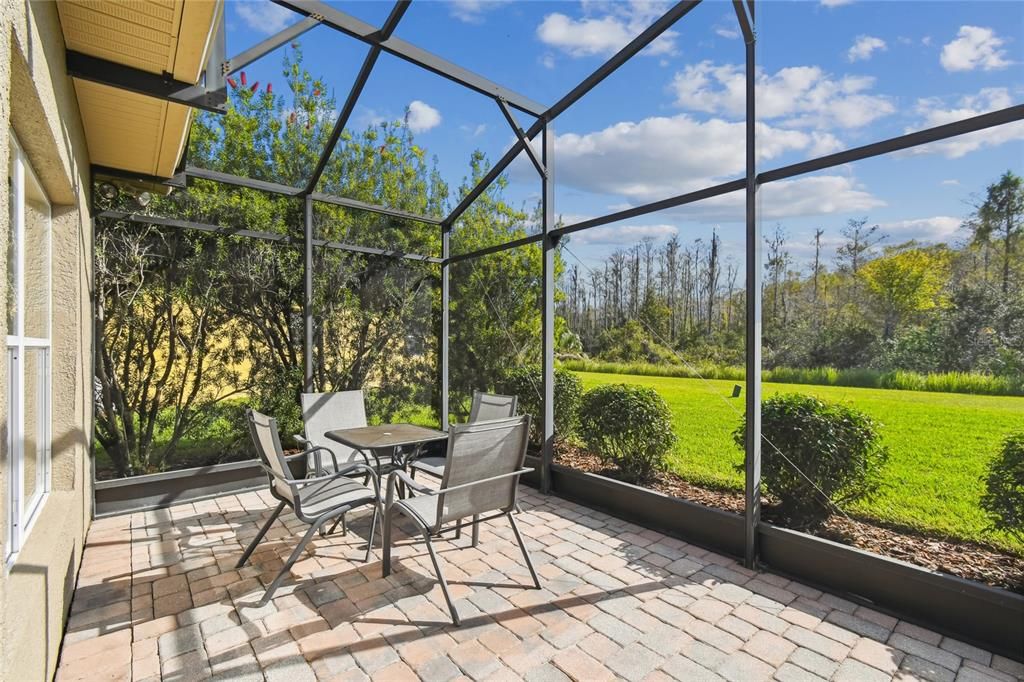 For Sale: $375,000 (2 beds, 2 baths, 2038 Square Feet)