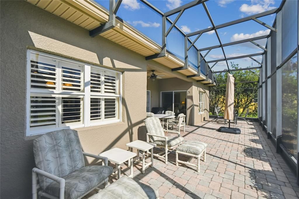 For Sale: $375,000 (2 beds, 2 baths, 2038 Square Feet)