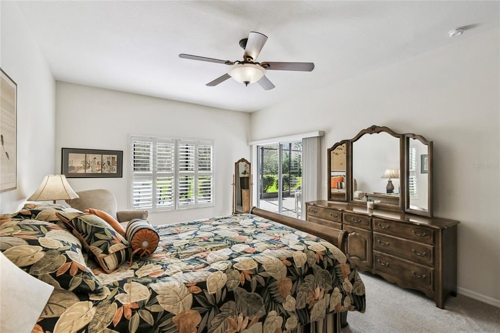 For Sale: $375,000 (2 beds, 2 baths, 2038 Square Feet)