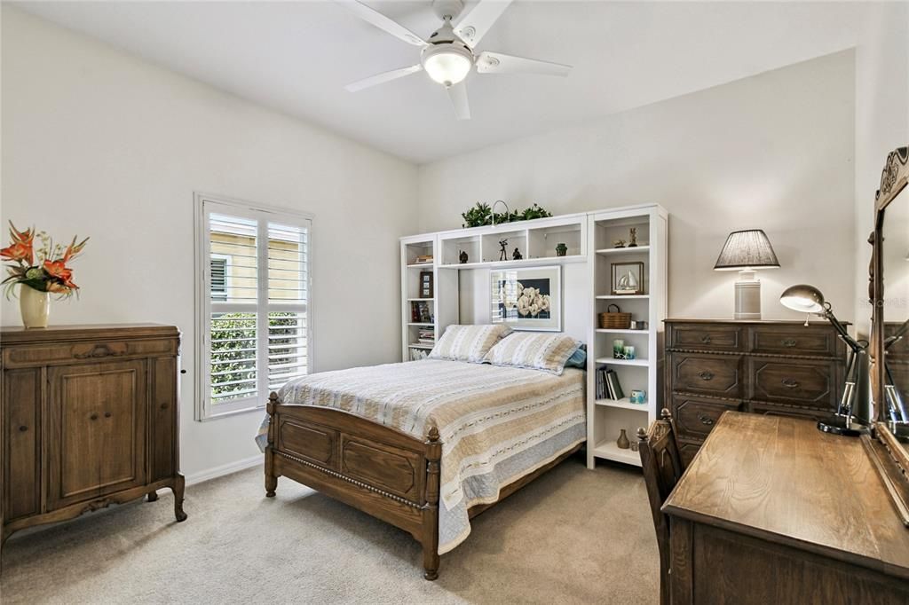 For Sale: $375,000 (2 beds, 2 baths, 2038 Square Feet)