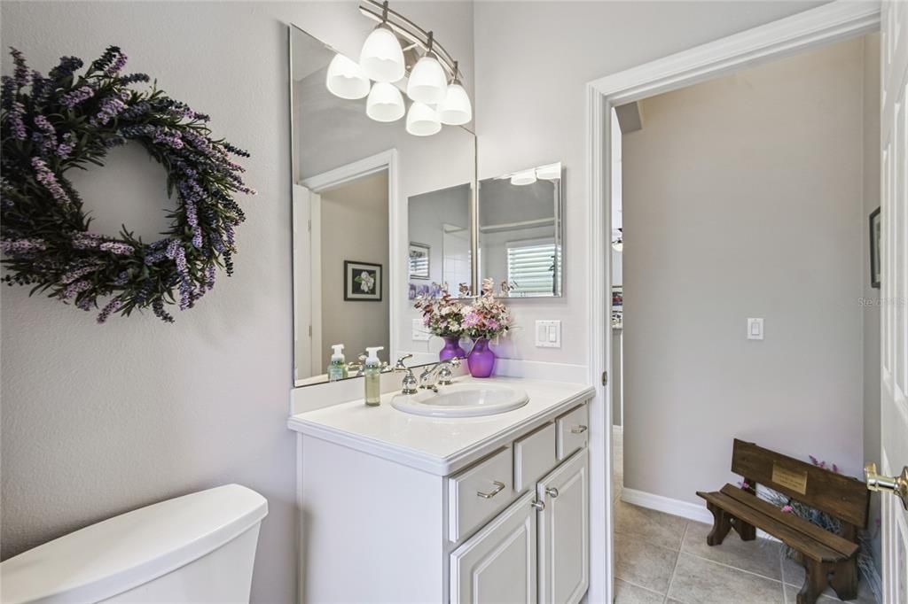 For Sale: $375,000 (2 beds, 2 baths, 2038 Square Feet)