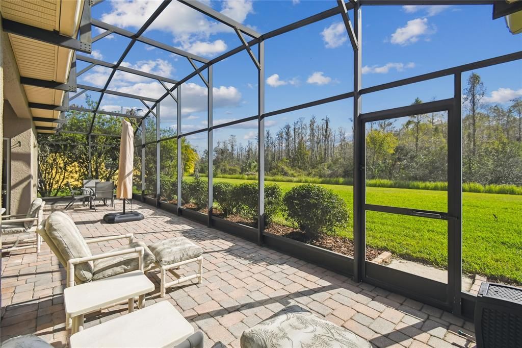 For Sale: $375,000 (2 beds, 2 baths, 2038 Square Feet)