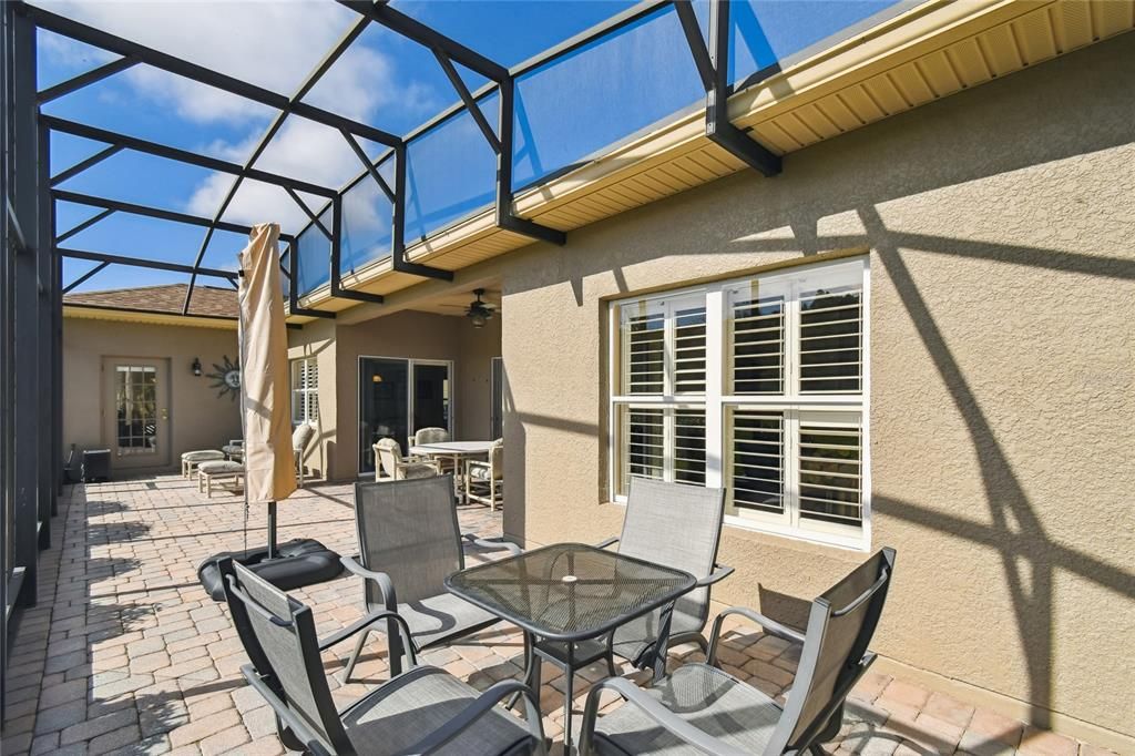 For Sale: $375,000 (2 beds, 2 baths, 2038 Square Feet)