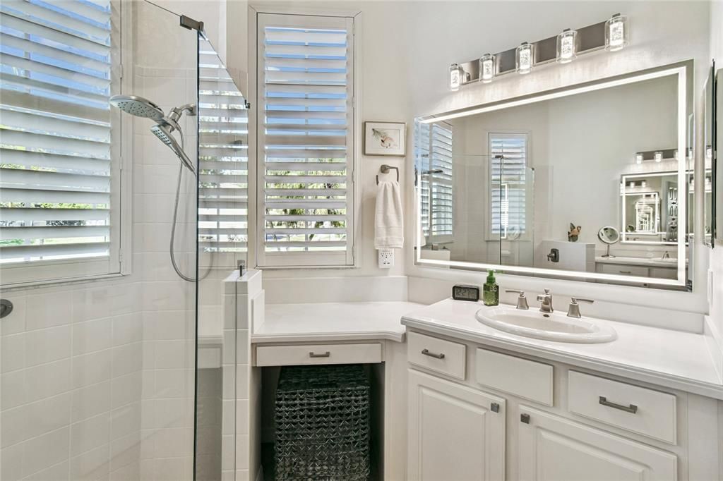 For Sale: $375,000 (2 beds, 2 baths, 2038 Square Feet)