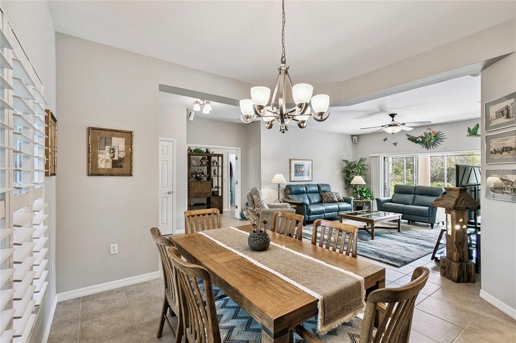 For Sale: $375,000 (2 beds, 2 baths, 2038 Square Feet)