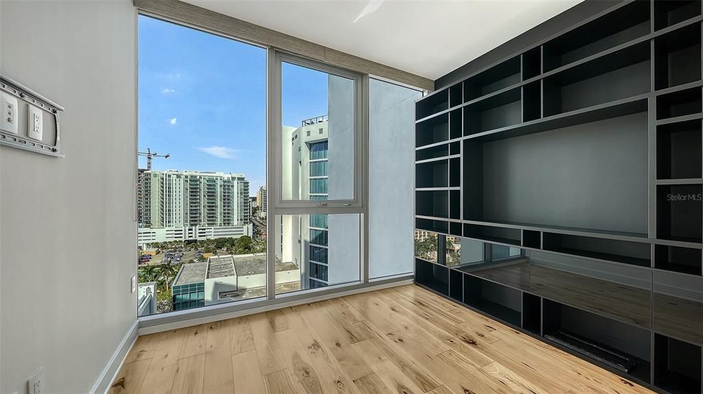 待售: $2,500,000 (2 贝兹, 2 浴室, 1770 平方英尺)