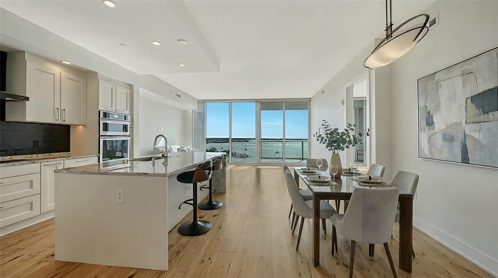 待售: $2,500,000 (2 贝兹, 2 浴室, 1770 平方英尺)