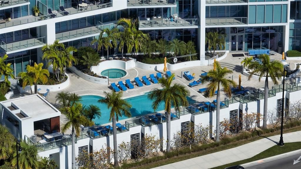 待售: $2,500,000 (2 贝兹, 2 浴室, 1770 平方英尺)