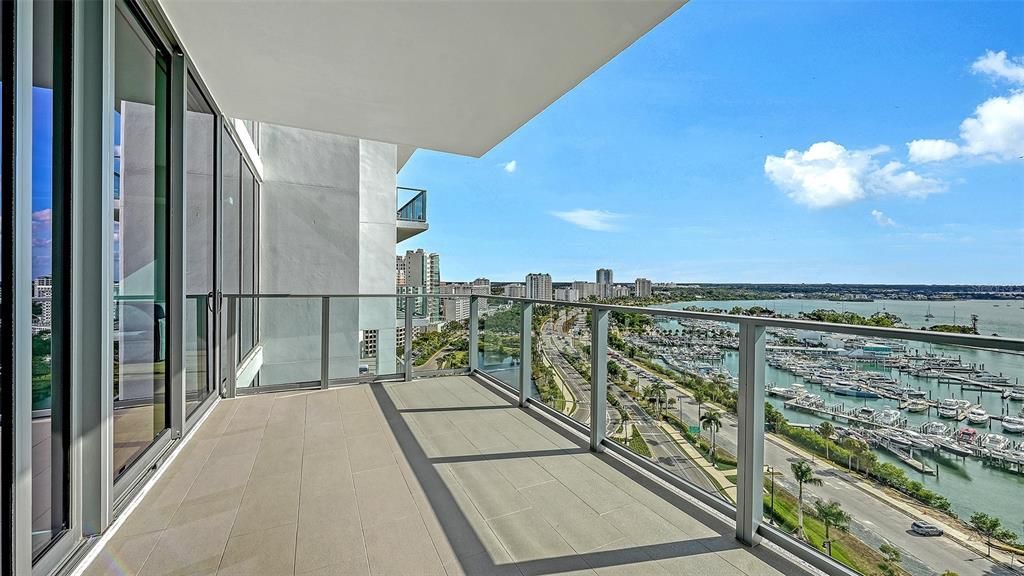 待售: $2,500,000 (2 贝兹, 2 浴室, 1770 平方英尺)