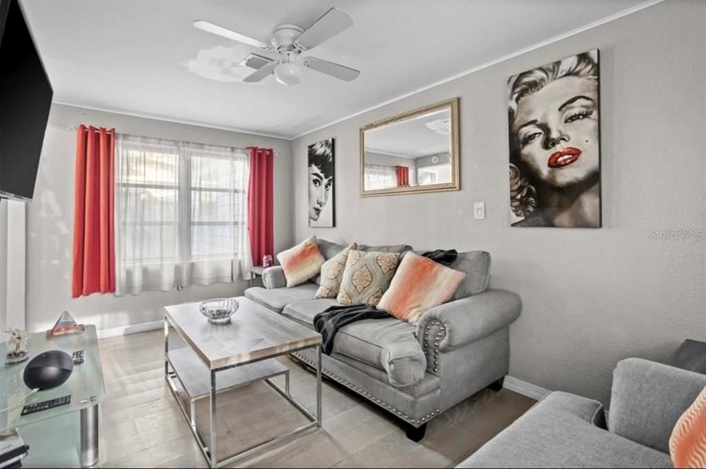 出租: $1,600 (1 贝兹, 1 浴室, 690 平方英尺)