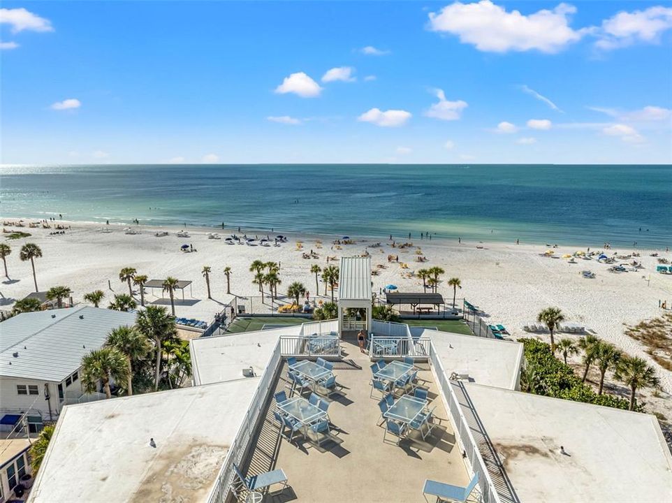 На продажу: $1,049,000 (2 спален, 2 ванн, 1215 Квадратных фут)