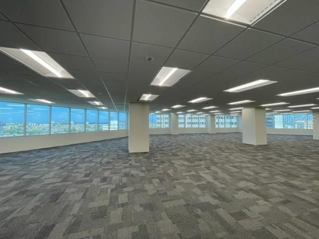 На продажу: $13,912,366 (0 спален, 0 ванн, 0 Квадратных фут)