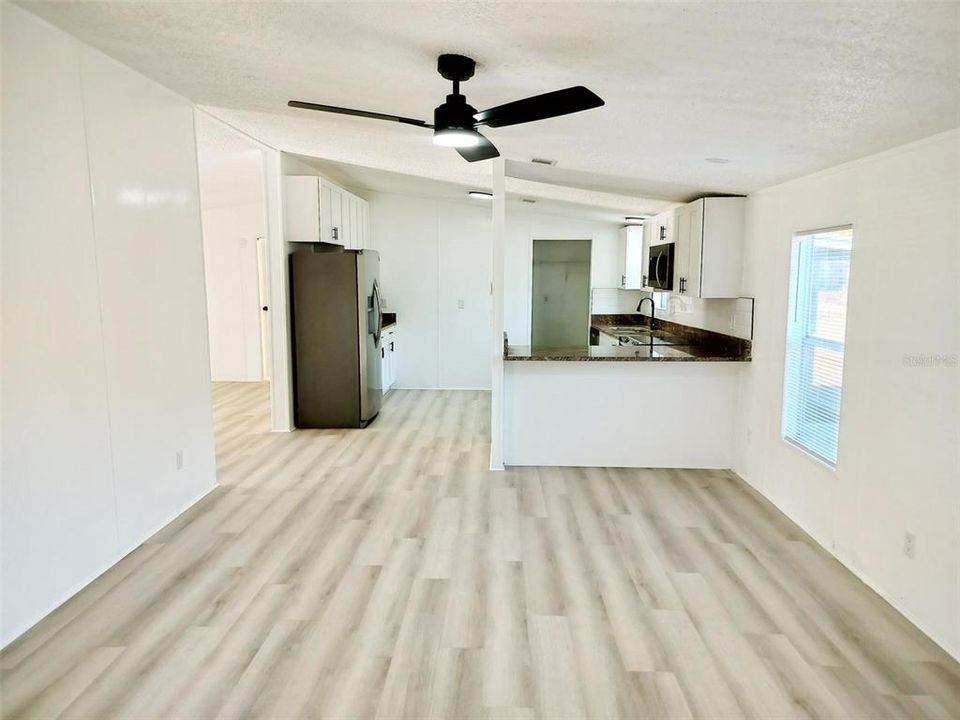 En Venta: $280,000 (4 camas, 2 baños, 1404 Pies cuadrados)