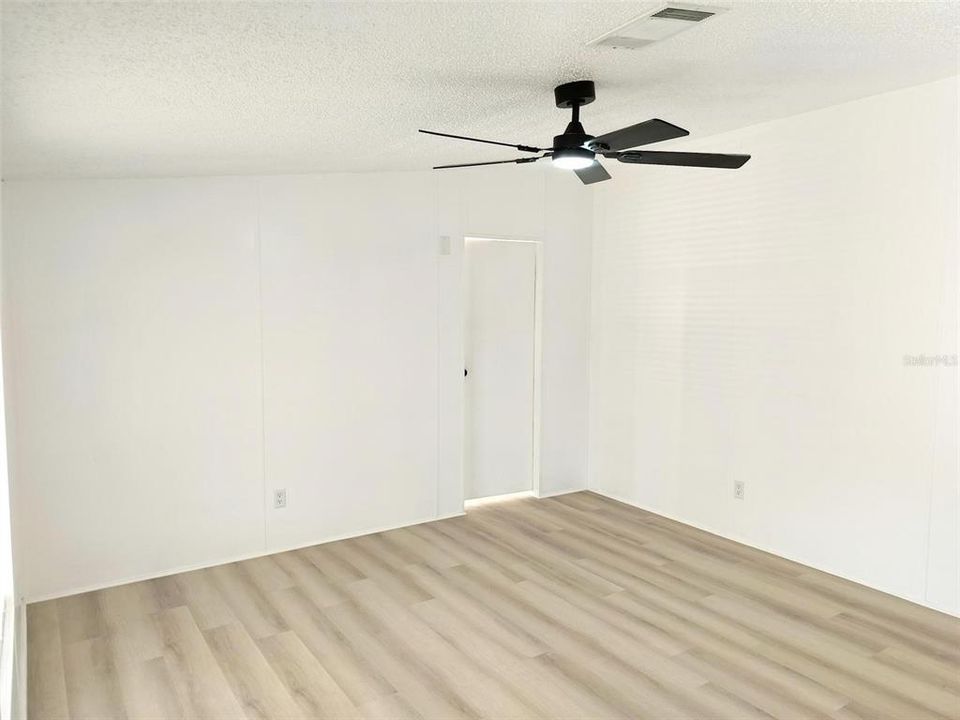 En Venta: $280,000 (4 camas, 2 baños, 1404 Pies cuadrados)