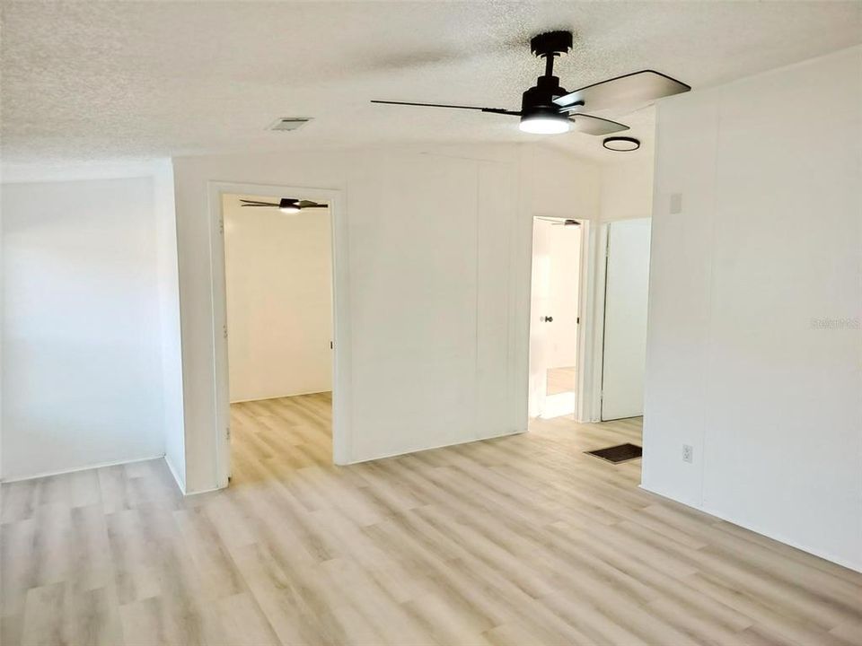 En Venta: $280,000 (4 camas, 2 baños, 1404 Pies cuadrados)