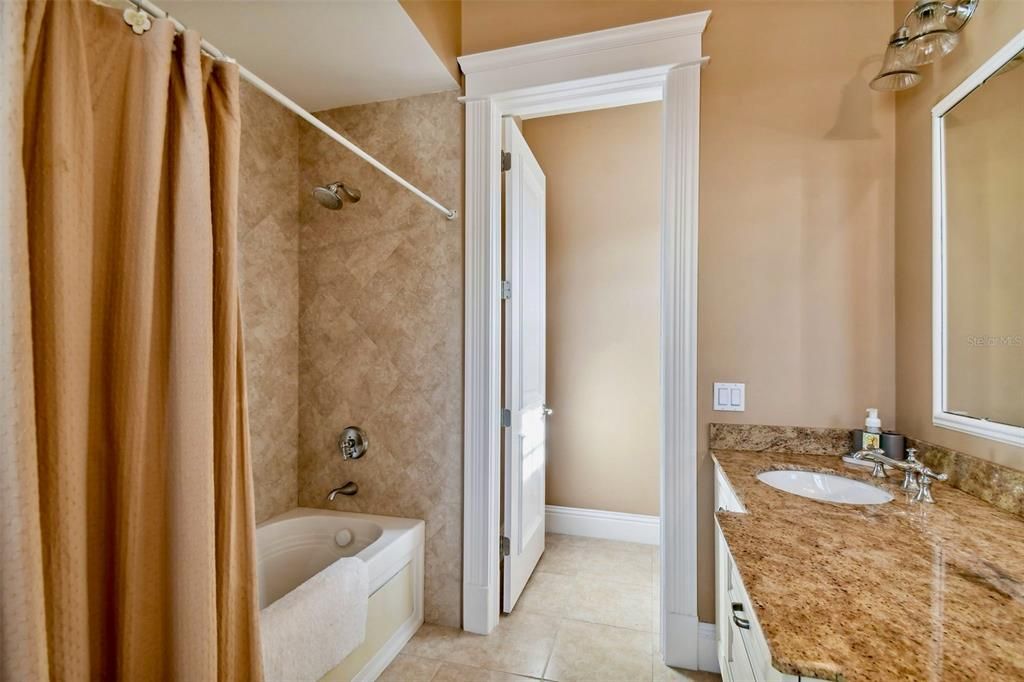 En Renta: $17,000 (6 camas, 7 baños, 6459 Pies cuadrados)