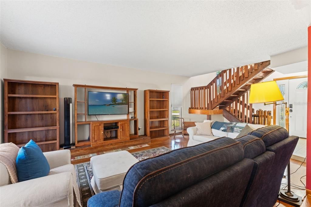 На продажу: $635,000 (4 спален, 3 ванн, 2442 Квадратных фут)