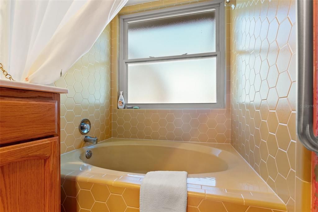 На продажу: $635,000 (4 спален, 3 ванн, 2442 Квадратных фут)