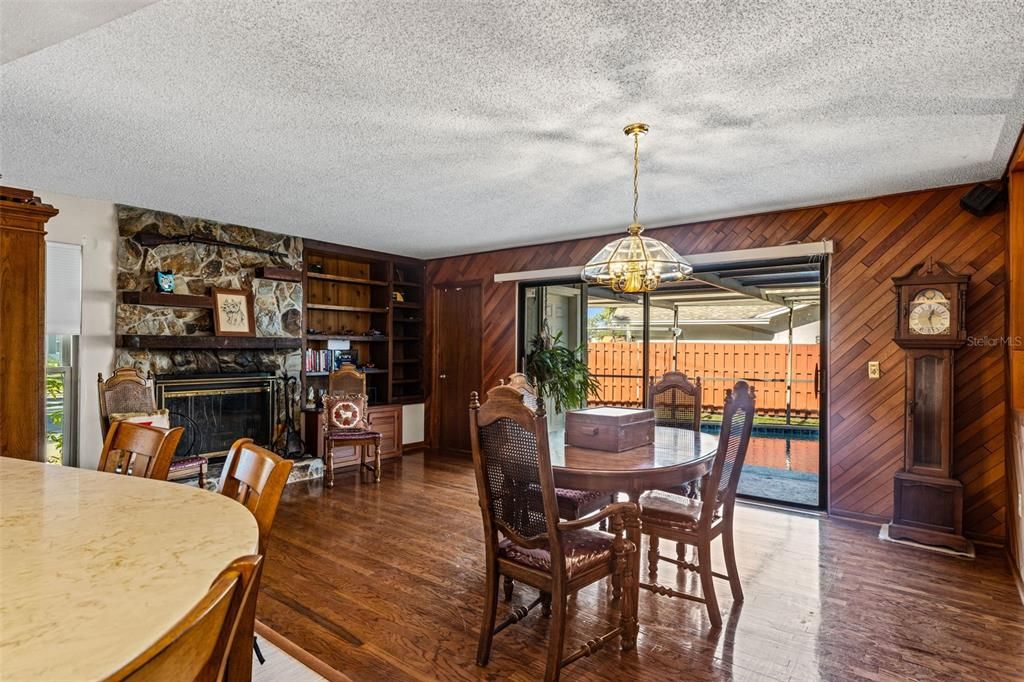 На продажу: $635,000 (4 спален, 3 ванн, 2442 Квадратных фут)