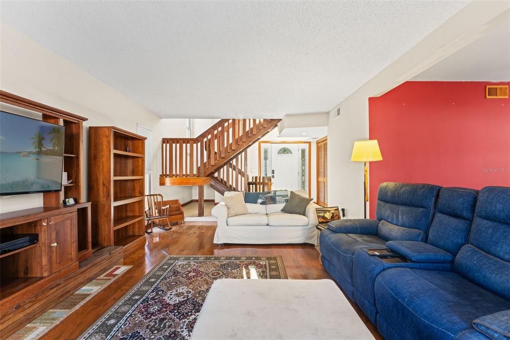 На продажу: $635,000 (4 спален, 3 ванн, 2442 Квадратных фут)