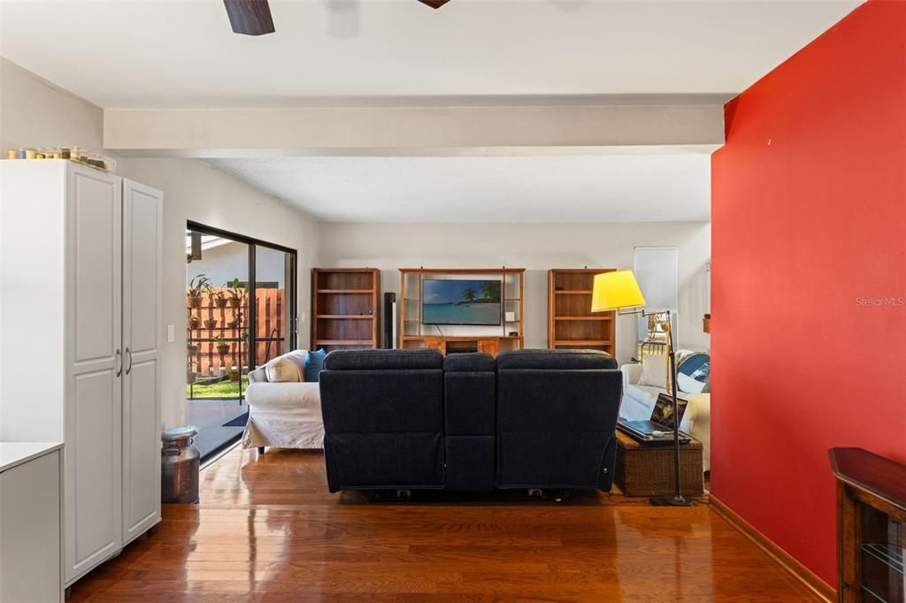 На продажу: $635,000 (4 спален, 3 ванн, 2442 Квадратных фут)