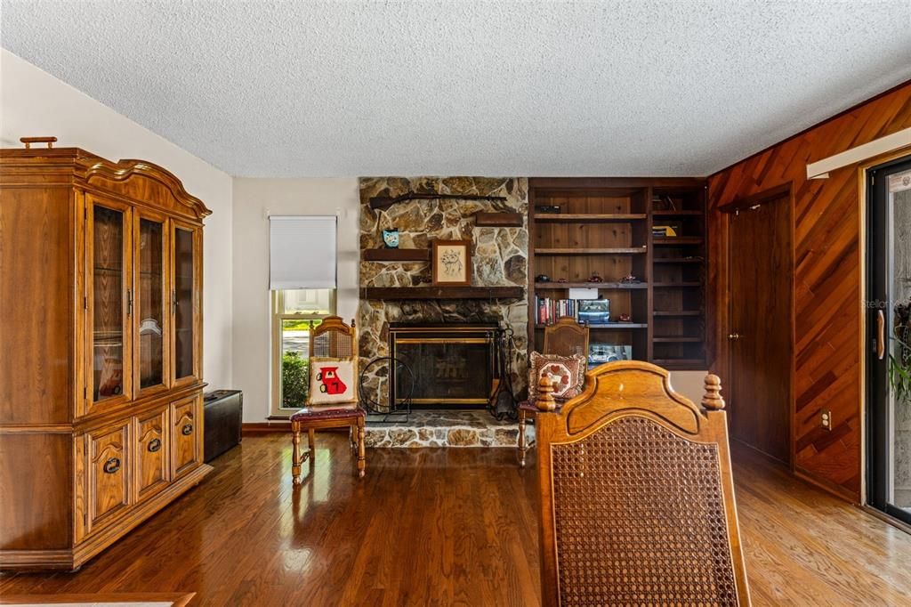 На продажу: $635,000 (4 спален, 3 ванн, 2442 Квадратных фут)