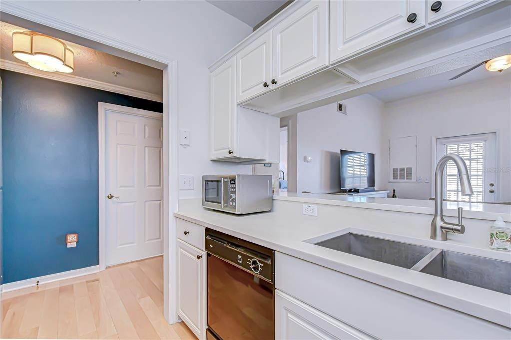 На продажу: $389,000 (1 спален, 1 ванн, 673 Квадратных фут)