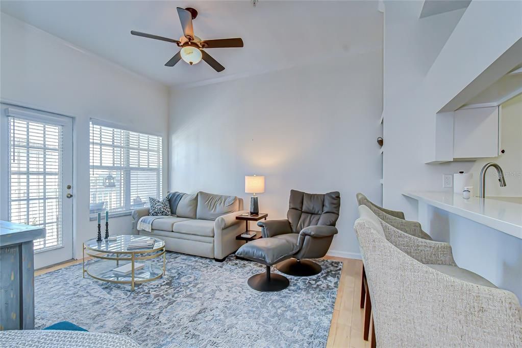 На продажу: $389,000 (1 спален, 1 ванн, 673 Квадратных фут)