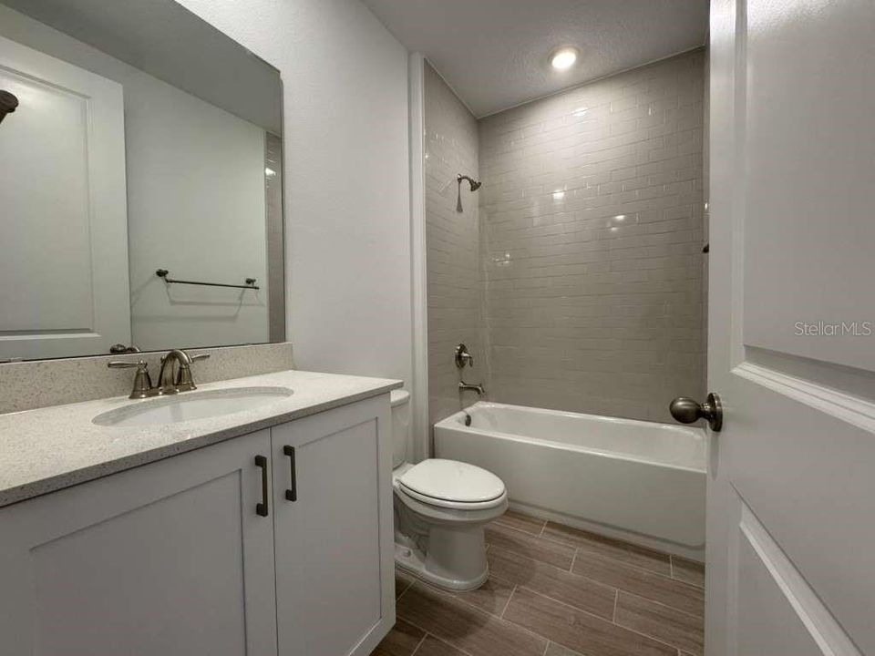 For Rent: $2,600 (3 beds, 2 baths, 1709 Square Feet)