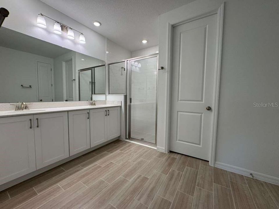 For Rent: $2,600 (3 beds, 2 baths, 1709 Square Feet)