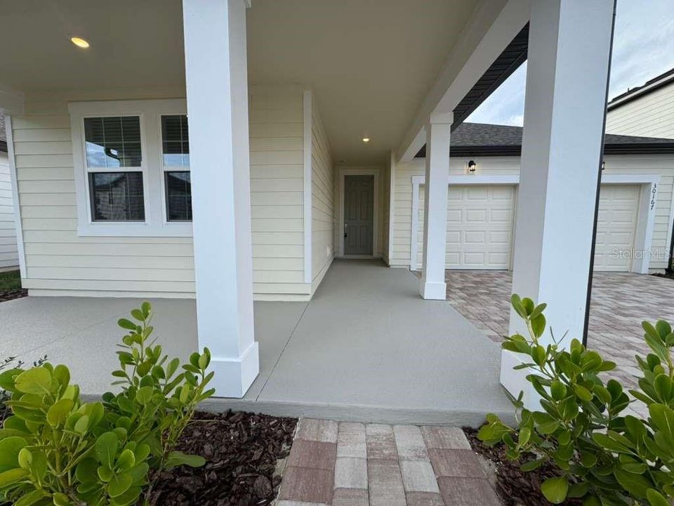 For Rent: $2,600 (3 beds, 2 baths, 1709 Square Feet)