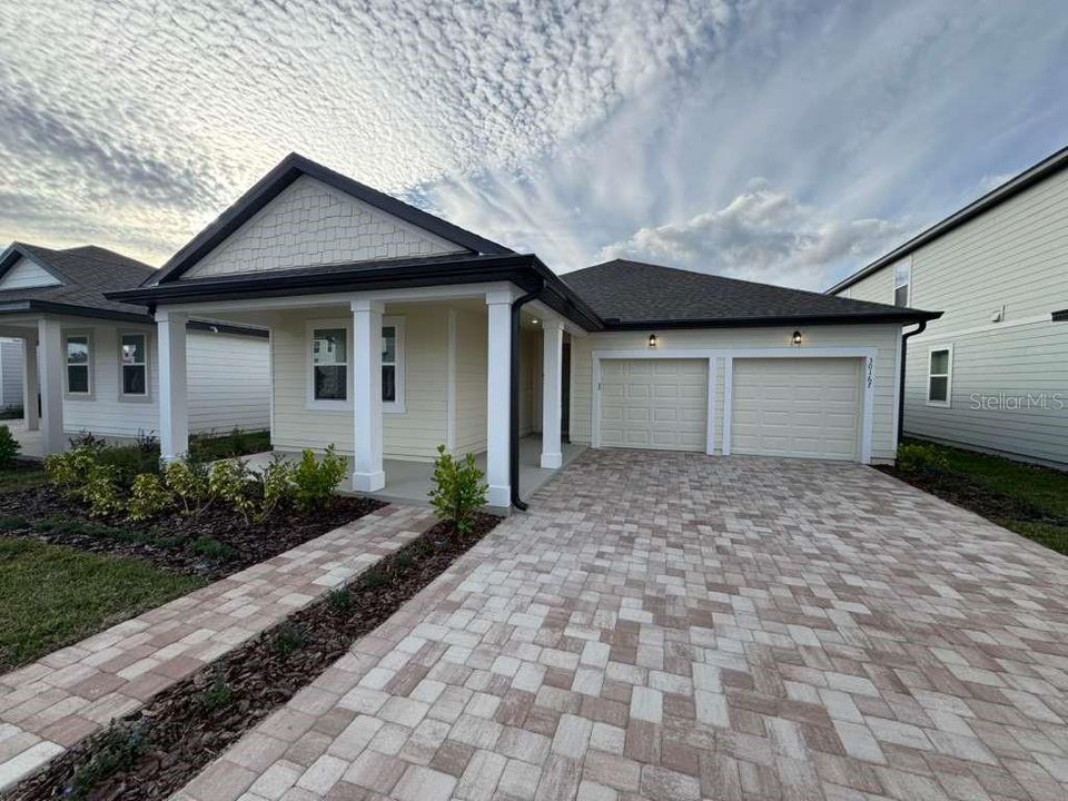 For Rent: $2,600 (3 beds, 2 baths, 1709 Square Feet)