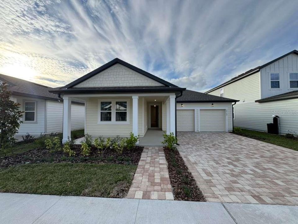 For Rent: $2,600 (3 beds, 2 baths, 1709 Square Feet)