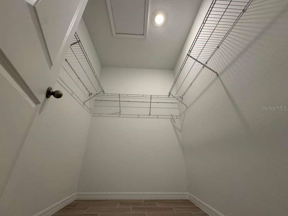 For Rent: $2,600 (3 beds, 2 baths, 1709 Square Feet)