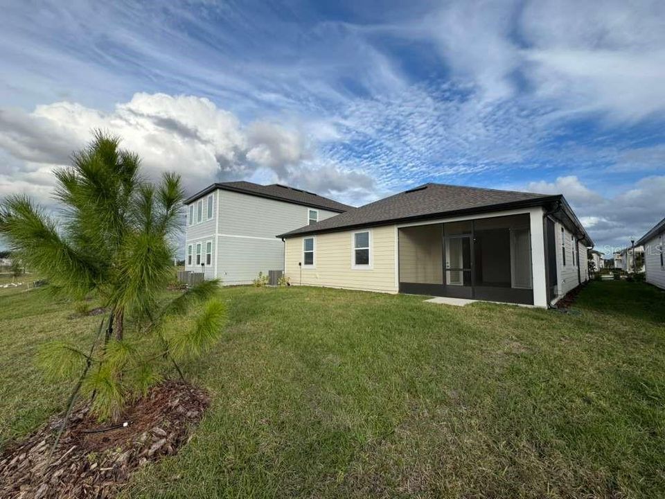 For Rent: $2,600 (3 beds, 2 baths, 1709 Square Feet)