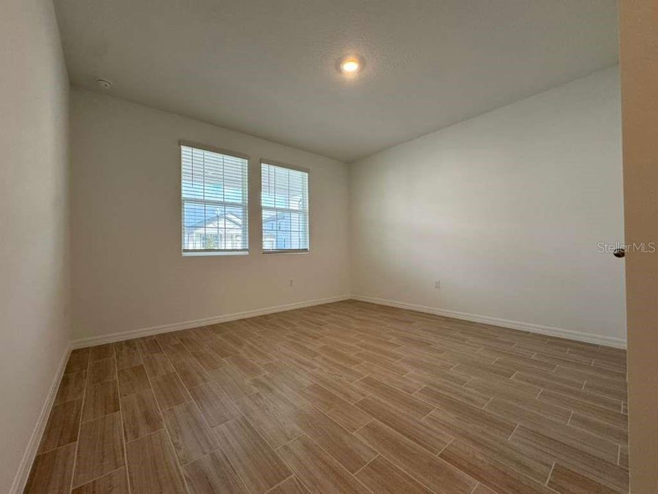 For Rent: $2,600 (3 beds, 2 baths, 1709 Square Feet)