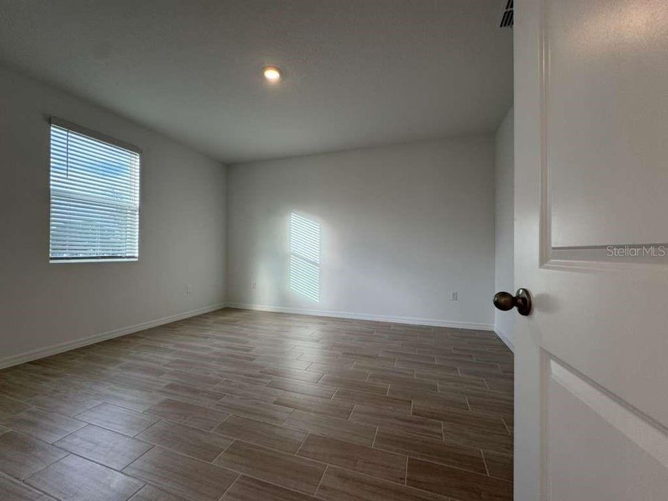 For Rent: $2,600 (3 beds, 2 baths, 1709 Square Feet)