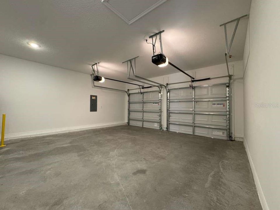 For Rent: $2,600 (3 beds, 2 baths, 1709 Square Feet)