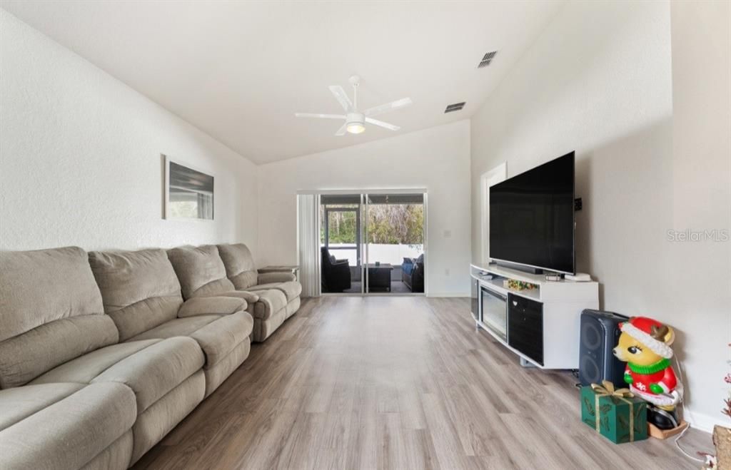 出租: $1,500 (3 贝兹, 2 浴室, 1482 平方英尺)