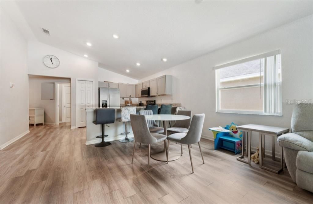 出租: $1,500 (3 贝兹, 2 浴室, 1482 平方英尺)