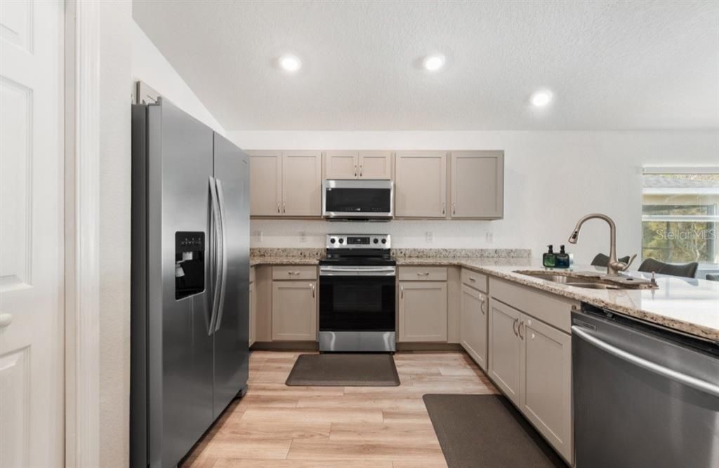 出租: $1,500 (3 贝兹, 2 浴室, 1482 平方英尺)