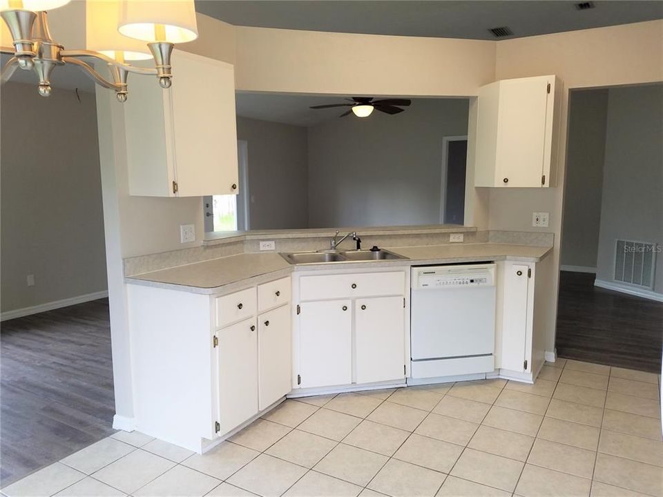 В аренду: $2,095 (3 спален, 2 ванн, 1508 Квадратных фут)