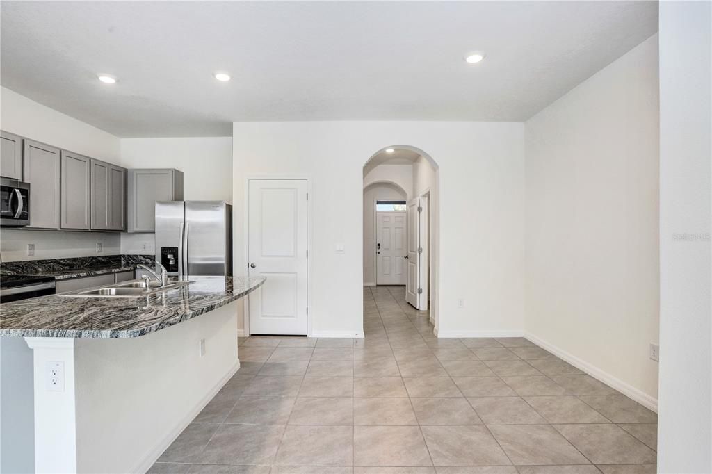 En Renta: $2,000 (3 camas, 2 baños, 1673 Pies cuadrados)