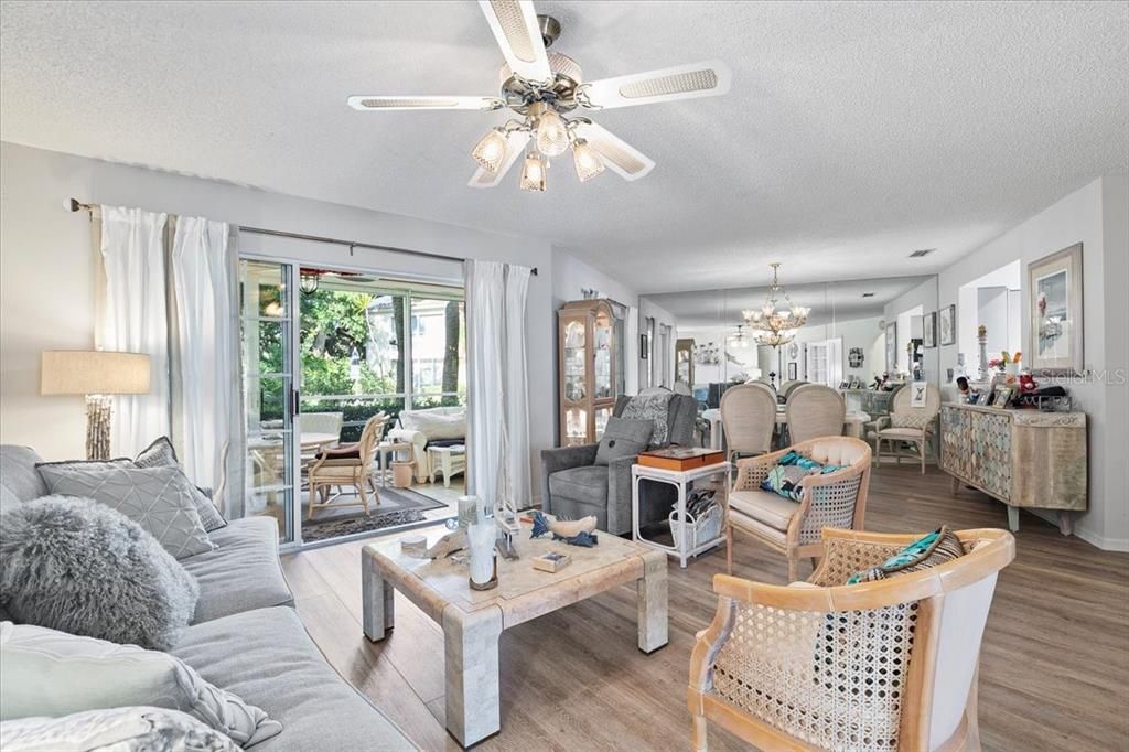 For Sale: $297,000 (3 beds, 2 baths, 1341 Square Feet)