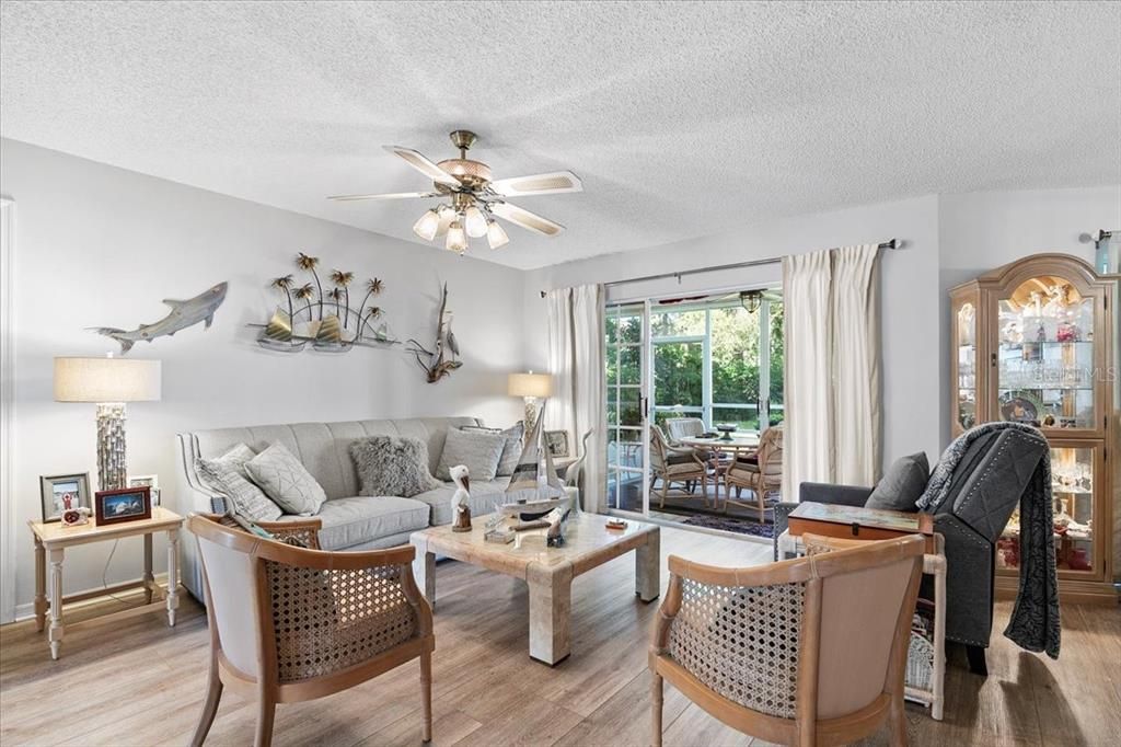 For Sale: $297,000 (3 beds, 2 baths, 1341 Square Feet)