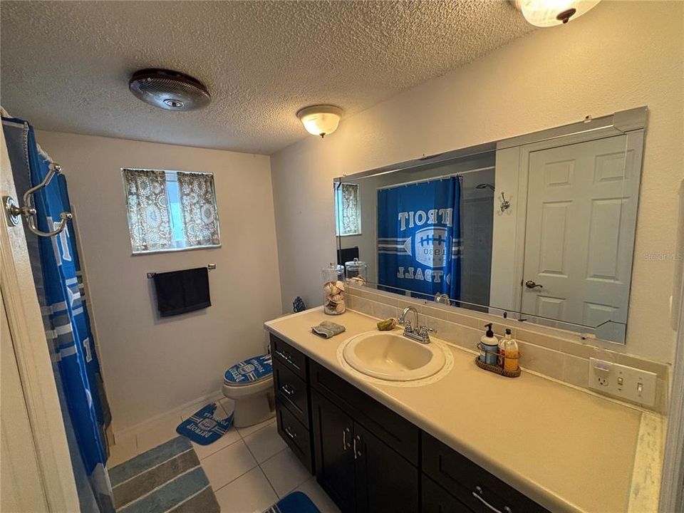 For Sale: $319,900 (3 beds, 2 baths, 1549 Square Feet)